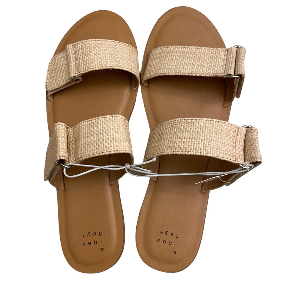 A New day Women's Sandals llliana Two Band Natural Size 9.5 NWT - Picture 3 of 5